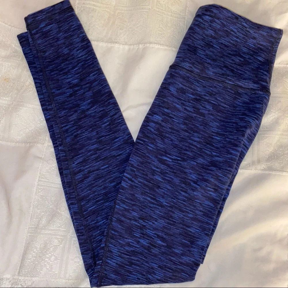 Lucy Leggings.  Size Small.  Excellent condition !!! - Picture 2 of 6